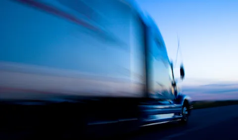25% U.S. tariff on heavy trucks starts Nov 1, adding uncertainty for shippers